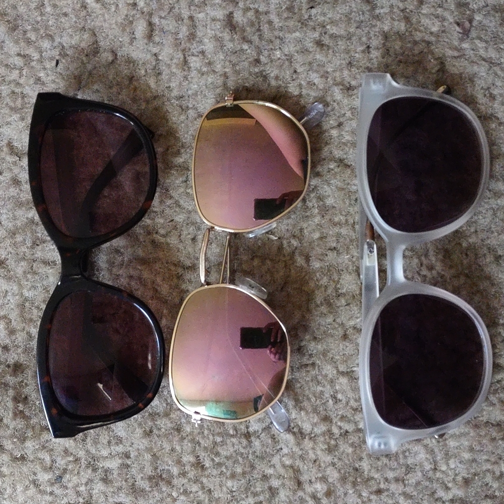 Set of 3 pairs of sunglasses